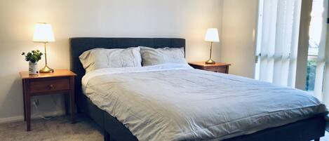 3 Schlafzimmer, Schreibtisch, Bügeleisen/Bügelbrett, Reisekinderbett