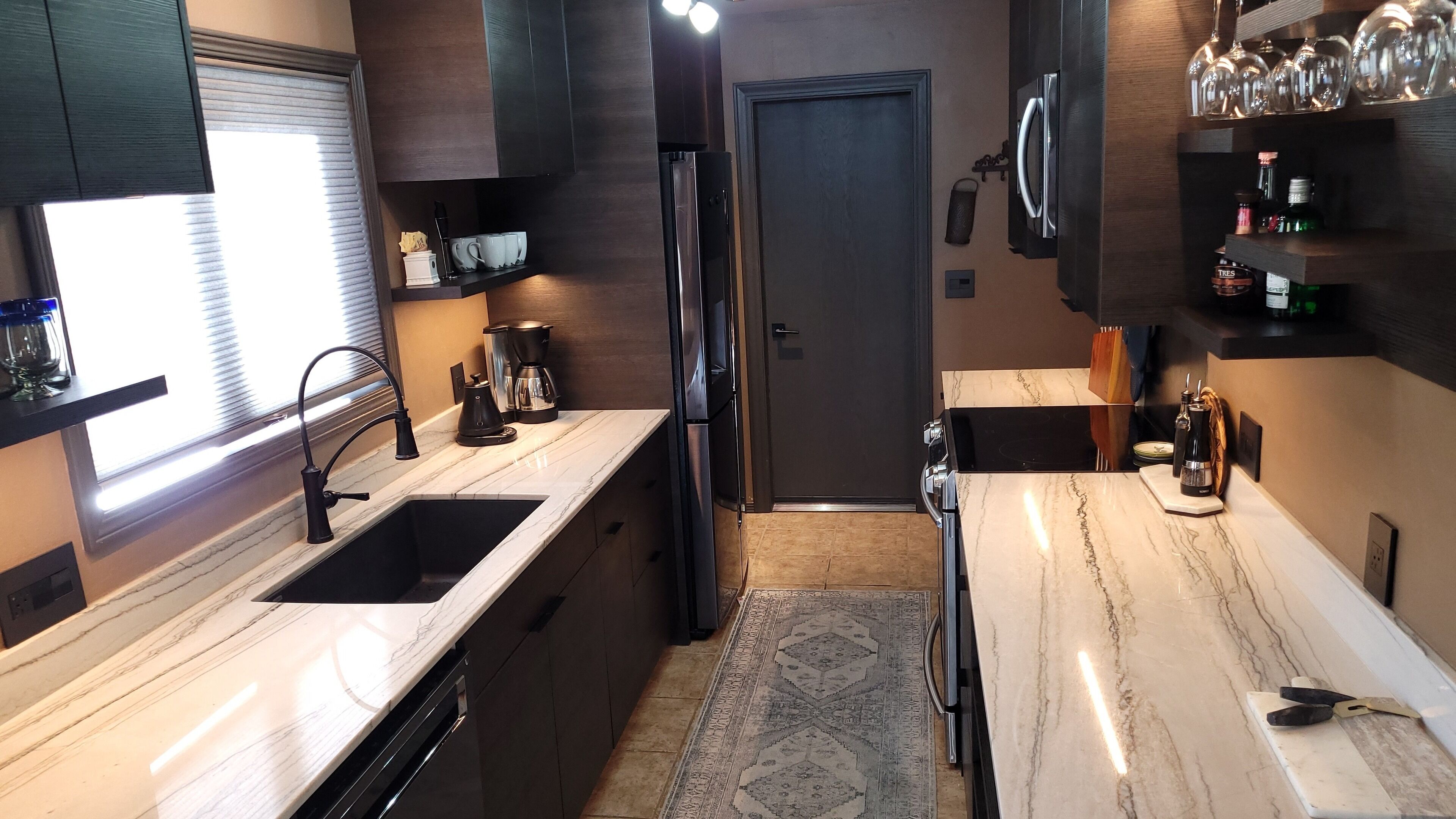 雪櫃、微波爐、焗爐、爐具