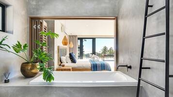 4 bedrooms, desk, iron/ironing board, travel crib