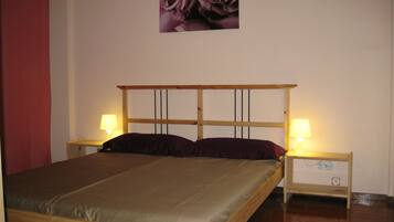 2 Schlafzimmer, Bügeleisen/Bügelbrett, Internetzugang, Bettwäsche