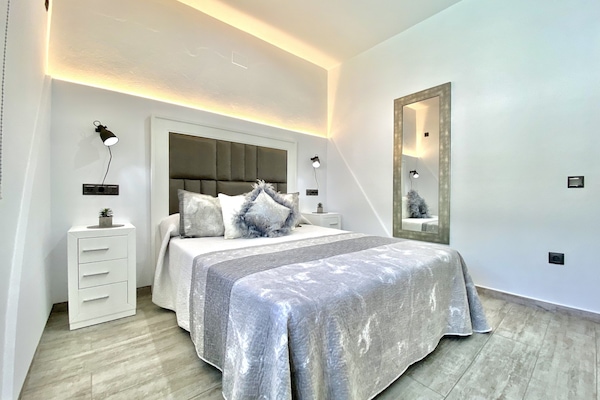 3 slaapkamers, een strijkplank/strijkijzer, gratis wifi, beddengoed