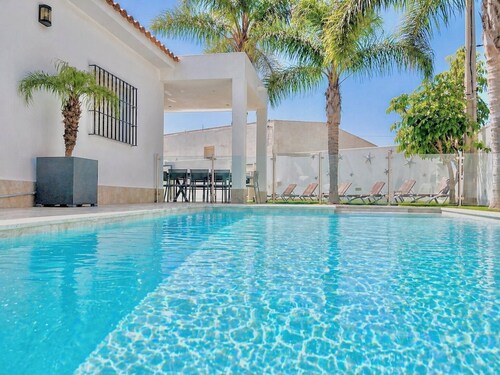 VILLA MIT PRIVATEM POOL IN CONIL, VILLA MARABU