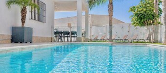 VILLA MARABÚ, WITH PRIVATE SWIMMING POOL IN CONIL DE LA FRONTERA
