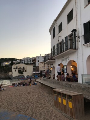 On the beach - Port bo's treasure  (Calella de Palafrugell)