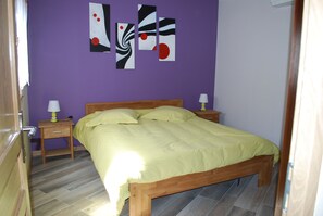 2 chambres, fer et planche à repasser, Wi-Fi gratuit, draps fournis