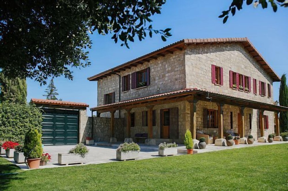 Villa Encidna. Cottage for 14 people