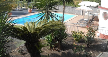 SUNSHINE apartment in villa with pool