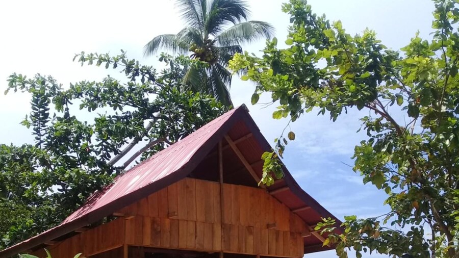Nusa Nalan Beach Resort