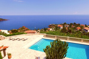 Piscina all'aperto