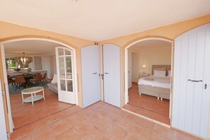 6 camere, una scrivania, ferro/asse da stiro, Wi-Fi
