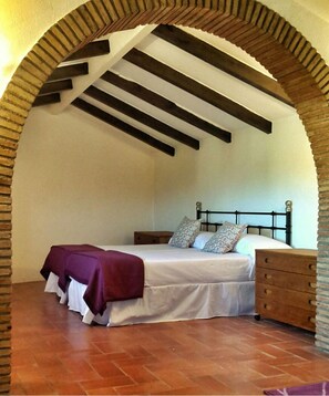 5 habitaciones, wifi y ropa de cama