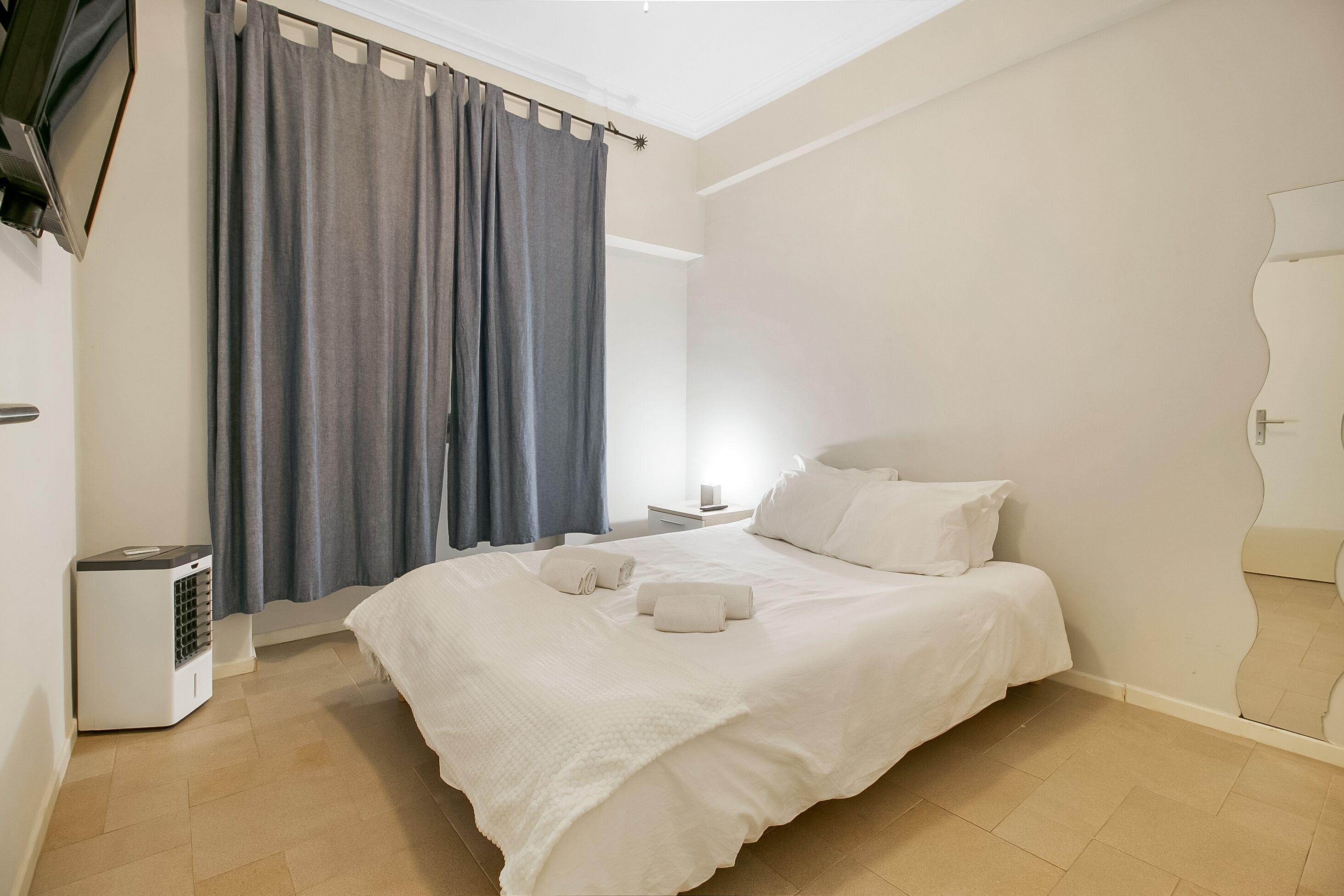 2 chambres, espace de travail pour ordinateur portable