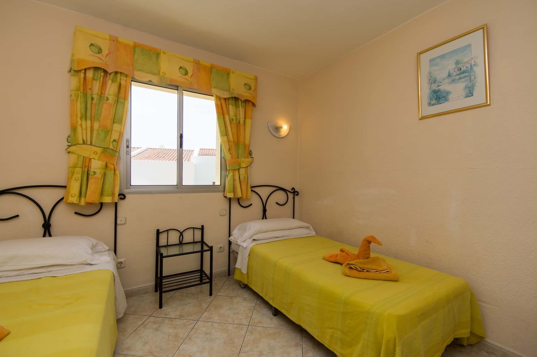 2 Schlafzimmer, Bügeleisen/Bügelbrett, Bettwäsche