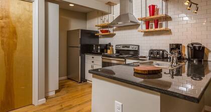 Classy 1BR Steps from WF Hospital - Free Parking