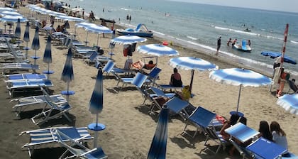 Apartment in Villa Valentini, Seafront, Gulf of Gaeta parking included