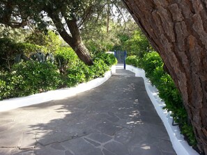 Property grounds - Apartment in Villa Valentini, Seafront, Gulf of Gaeta parking included (Minturno)