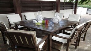 Outdoor dining - VILLA GALLERIA IN PERVOLIA LARNACA (Larnaca)