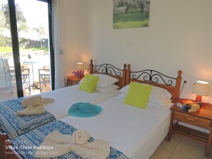 3 bedrooms, iron/ironing board, WiFi, bed sheets