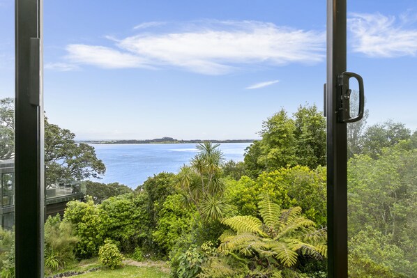 View from room - Airport closest mansion-AN AMAZING PLACE WORTH EVERY CENT (Auckland)