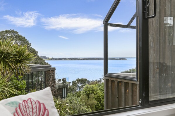 Living area - Airport closest mansion-AN AMAZING PLACE WORTH EVERY CENT (Auckland)