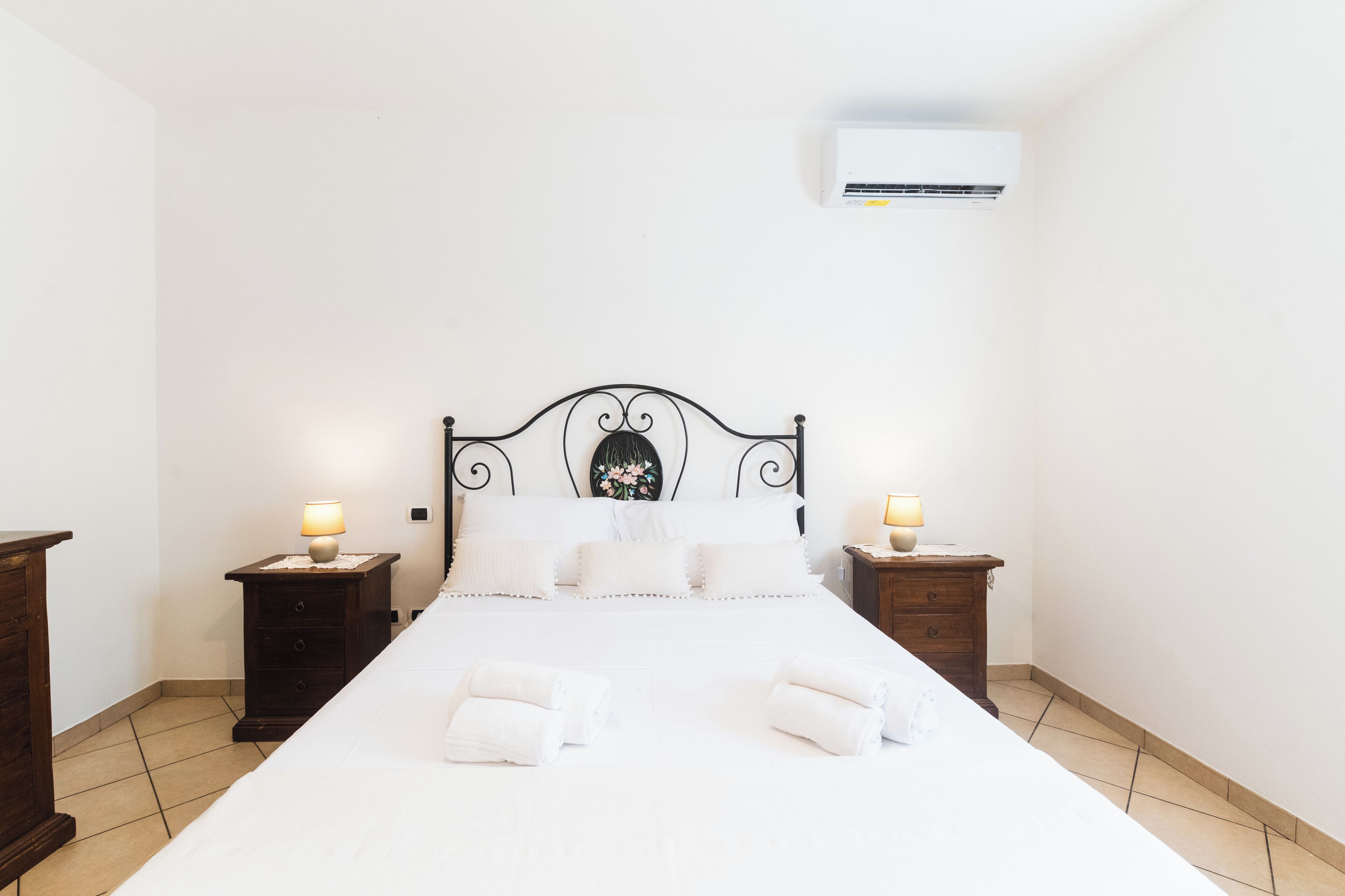 2 Schlafzimmer, Zimmersafe, Schreibtisch, Bügeleisen/Bügelbrett