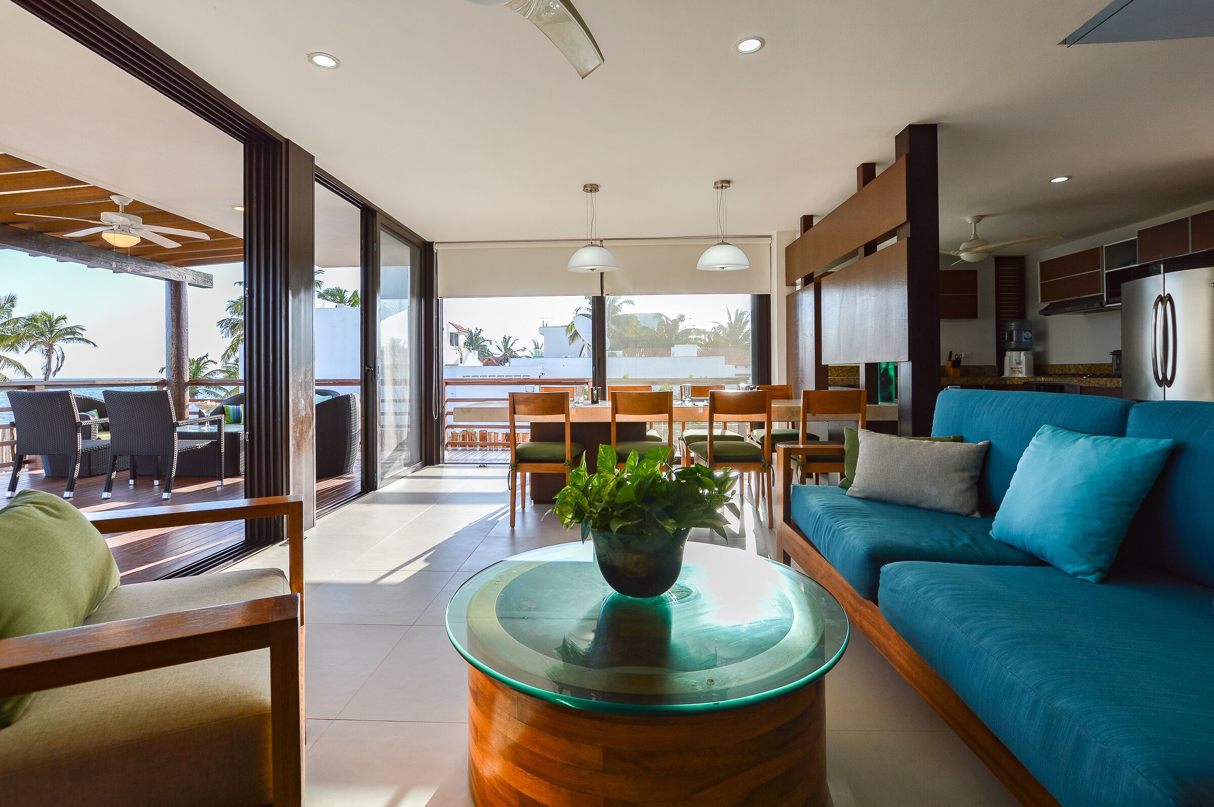 Beautiful beachfront reatreat, Villa Kay Polok