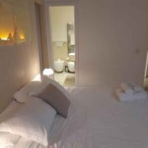 2 Schlafzimmer, Schreibtisch, Bügeleisen/Bügelbrett, kostenloses WLAN
