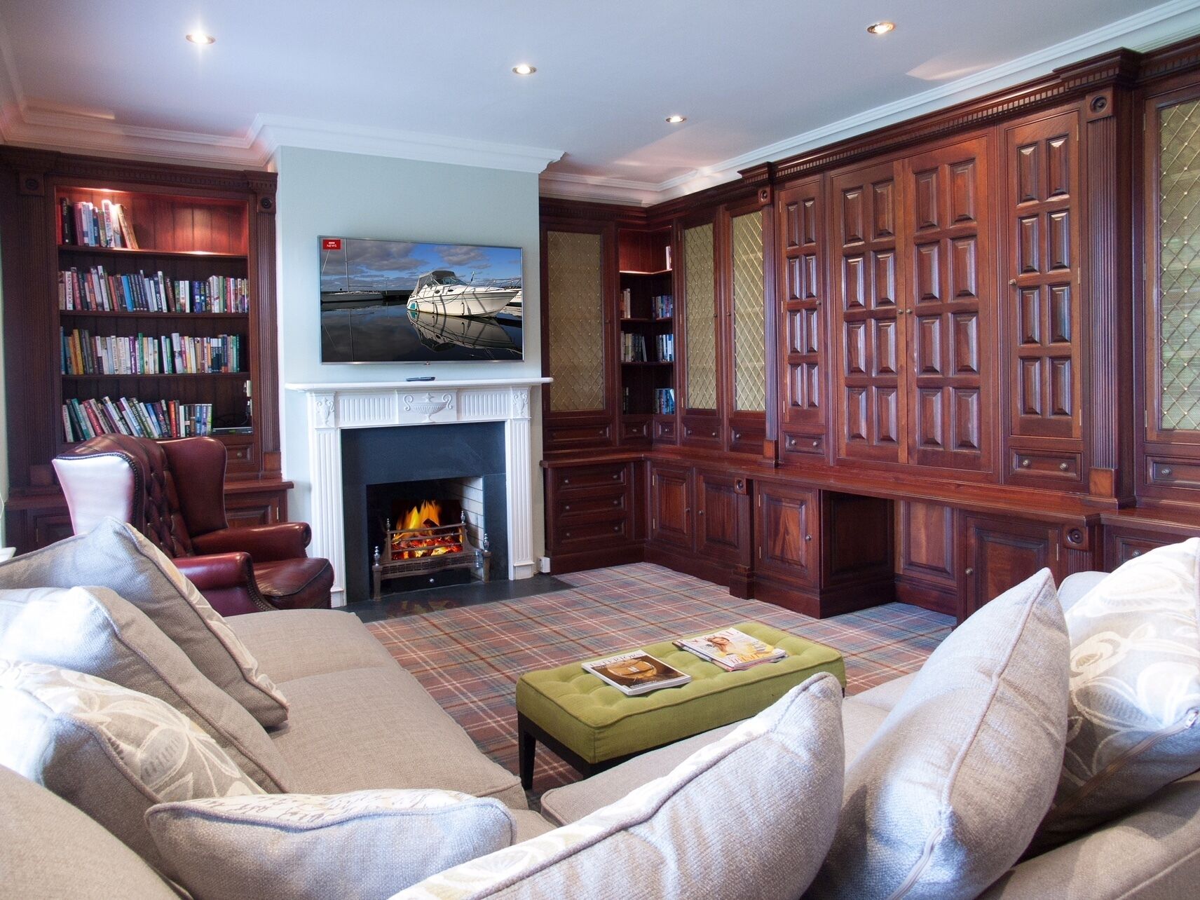 Fabulous Lakeshore House With Private Jetty On Lough Derg - Clare County