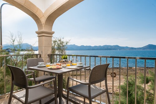 Sunset Villa Nixe - Terrace with open view to the Bay of Pollença and Cap Formentor