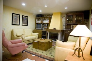 Interior - La Majada de Peñacorada I C.R Ideal with children in the foothills of Picos de Europa (Fuentes de Peñacorada)