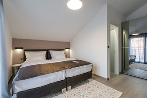 3 bedrooms, in-room safe, iron/ironing board, WiFi - (B6) Penthouse apartment (Hvar)