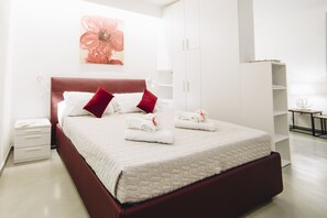 2 bedrooms, iron/ironing board, WiFi, bed sheets - 330 Holiday Apartments Manarola - Red (Manarola)