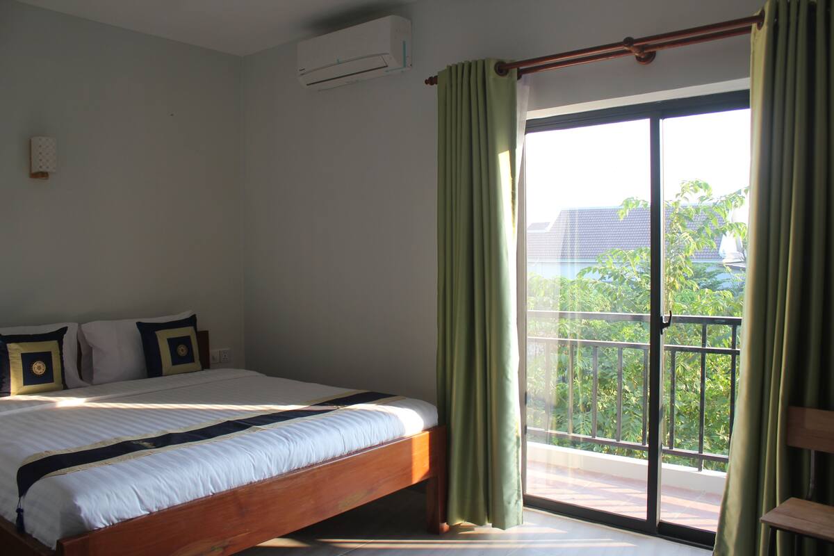 Standard Double Room, 1 King Bed, Non Smoking, City View