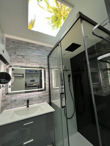 Studio Gruissan plage wifi piscine, clim, parking, équipée 4 pers, RDC, terrasse sud