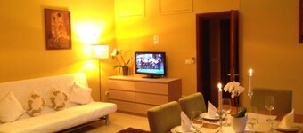 Holiday Dreams, Sunny