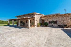 Exterior - Villa SANT VICENS for 8 with swimming pool surrounded by nature (Sa Pobla)