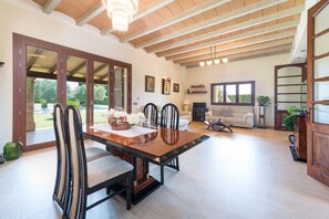 Dining - Villa SANT VICENS for 8 with swimming pool surrounded by nature (Sa Pobla)