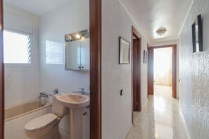Bathtub