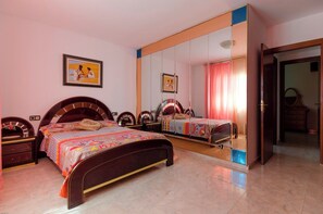 7 bedrooms, free WiFi