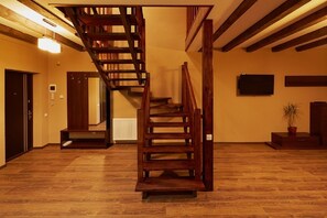 公寓 (8/25) | 起居区 | 电视