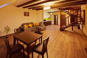 Appartement (8/25) | Dineren in de kamer