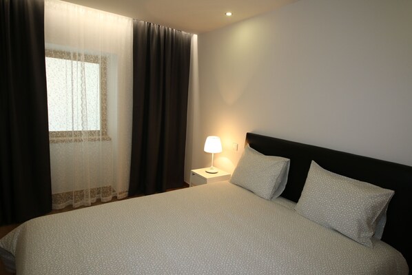 3 chambres, fer et planche à repasser, Wi-Fi gratuit, draps fournis