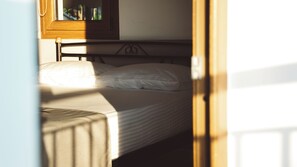 1 bedroom, in-room safe, WiFi (free), bed sheets
