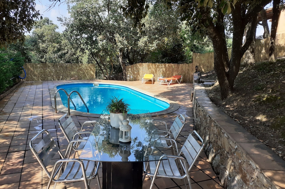 House-studio (full rental) Sau for 4 people