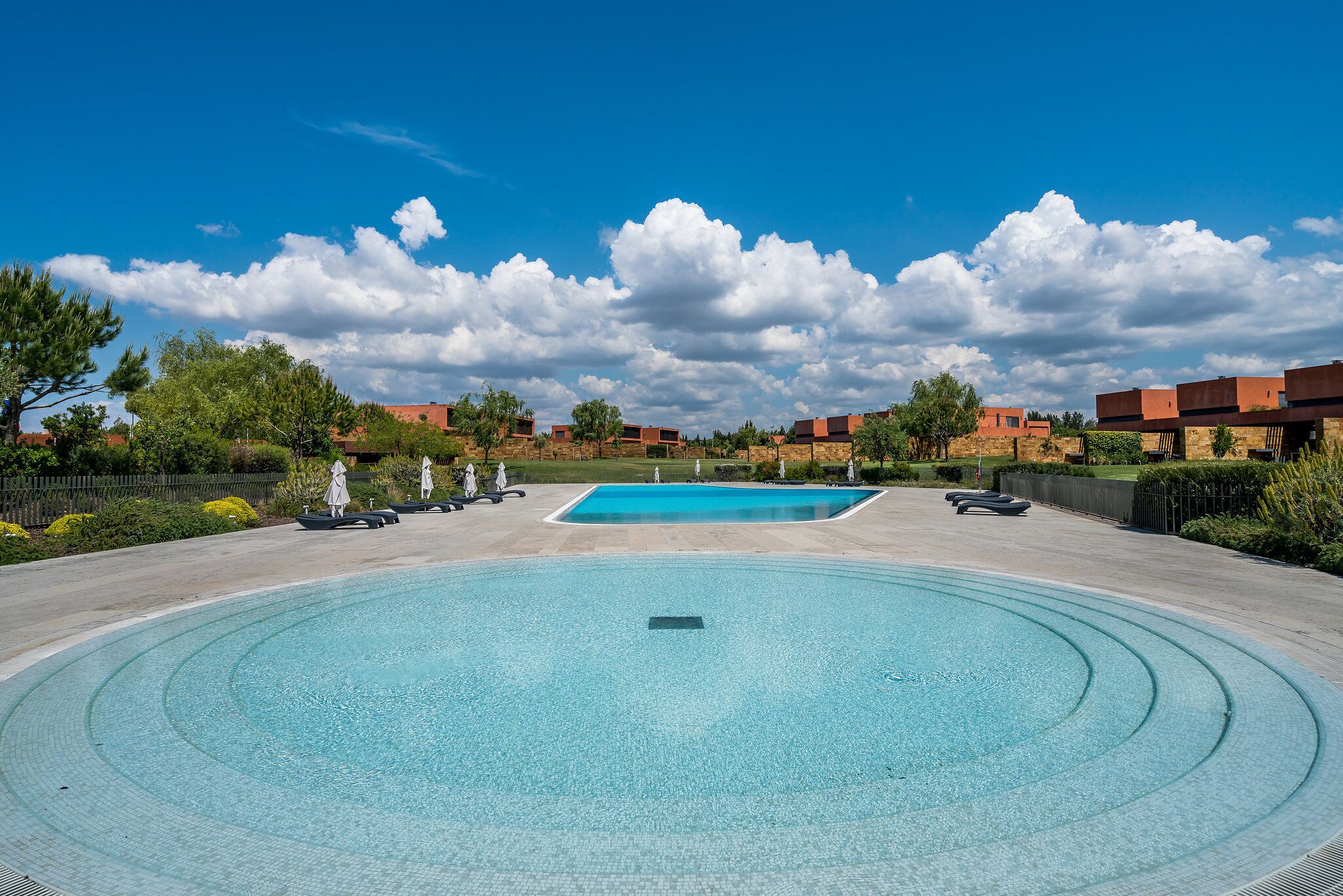 حمّام سباحة خارجي