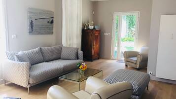 Smart-tv en een open haard