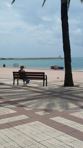 1. kerros huvila asuinalueella on suuri terassi