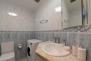 Baignoire, serviettes fournies