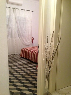 2 bedrooms, in-room safe, iron/ironing board, WiFi