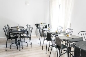 Dining - NASONI DI ROMA COLOSSEUM APPARTAMENT  (until 33 people) (Roma)
